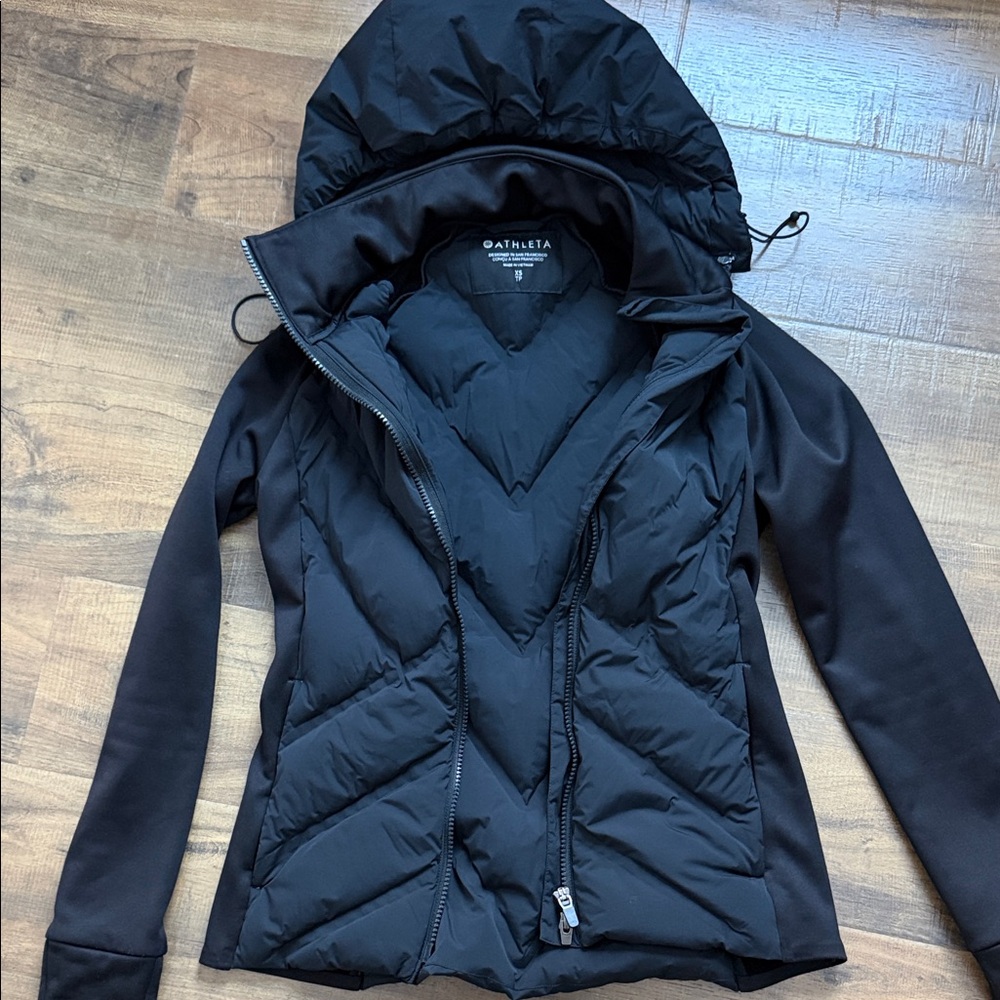 Athleta Women's Black Puffer Jacket